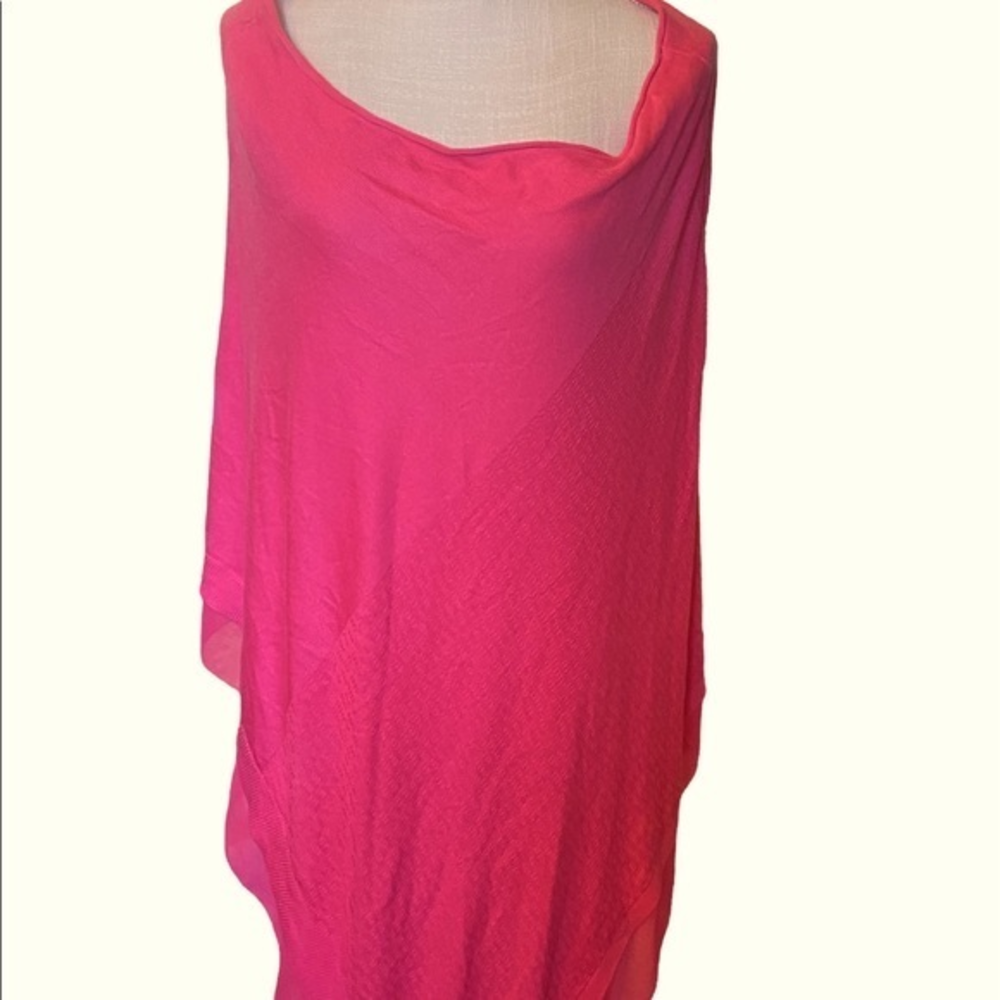 Peter Nygard new without tags beautiful pink over the head shawl lightweight